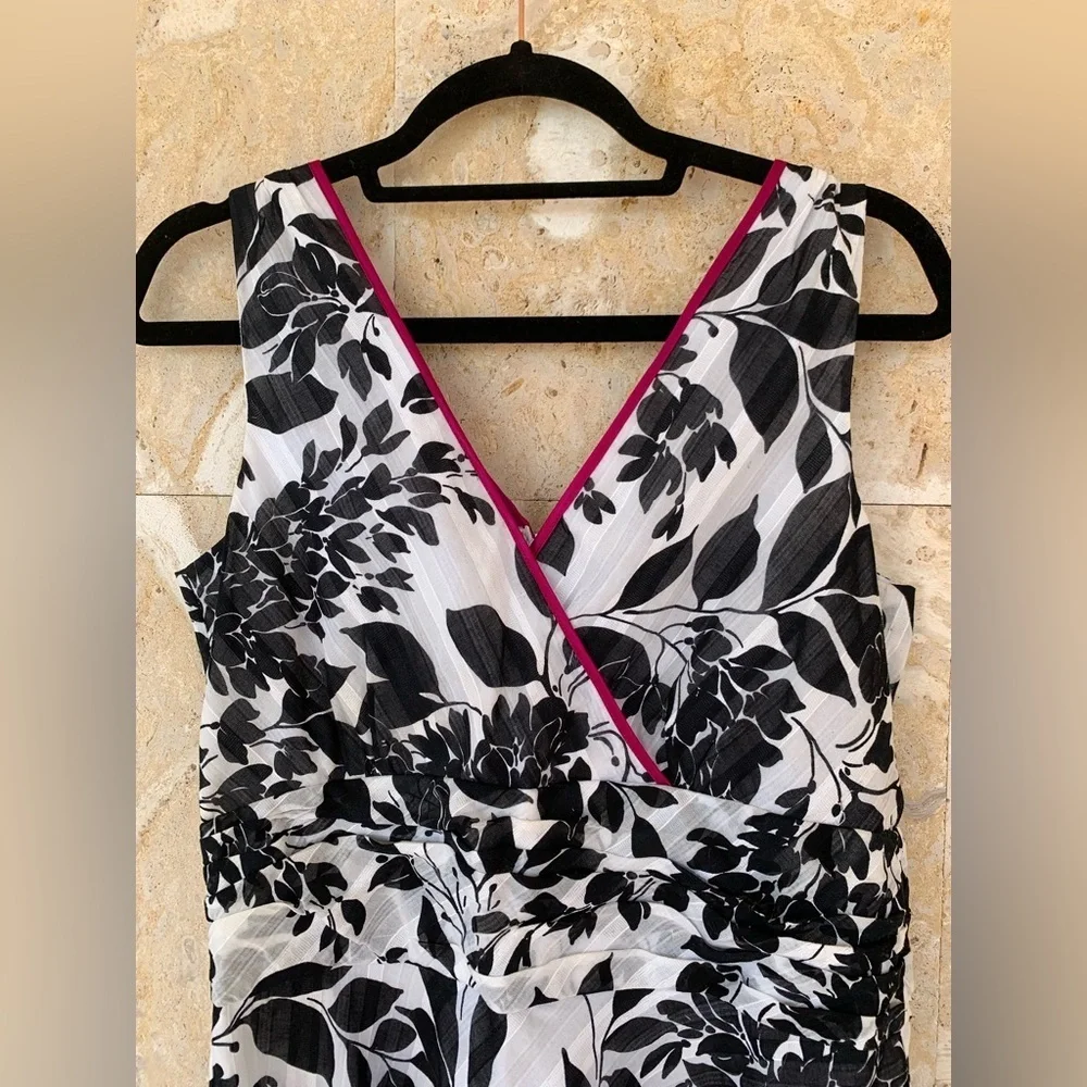 Women’s Casual Dress - Picture 4 of 10